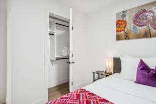 NEST- Modern 2BR Basement Retreat in South Surrey - 6