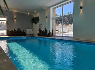 Gîte maison entière, piscine intérieure chauffée privée, proche Alsace - 0