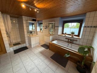 F1 Room 3 - Cour-toise - 7