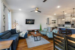 Stunning 4BR-5BR near French Quarter Homes by Hosteeva - 0