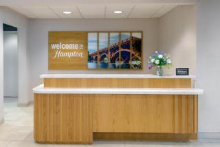 Hampton Inn & Suites-Austin Airport - 8