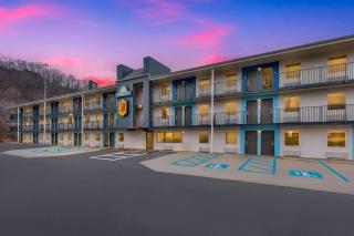 Super 8 by Wyndham Charleston WV - 7