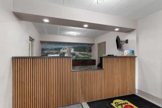 Super 8 by Wyndham Charleston WV - 6