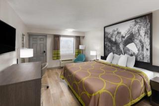 Super 8 by Wyndham Charleston WV - 1