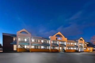 Howard Johnson by Wyndham Malden Boston Area - 0