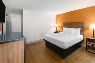 Howard Johnson by Wyndham Malden Boston Area - 3