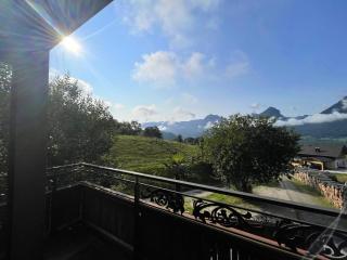 Mountains & Lake Boutique Apartment - 0