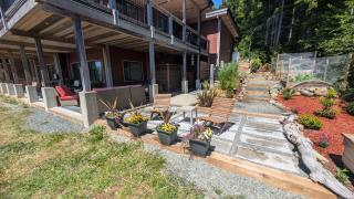 Salish Sea View Suite w Hot tub - 3