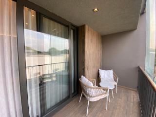 Luxury Studio Apartment at The Diamond In City - 4