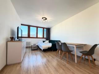 Powstańców Śląskich Lavish Apartment by BookingHost - 7