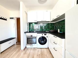 Powstańców Śląskich Lavish Apartment by BookingHost - 3