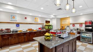 Hampton Inn & Suites Chippewa Falls - 2