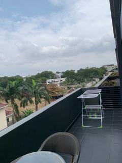 One Bedroom Premium Luxury Apartments at The Embassy Garderns - 3