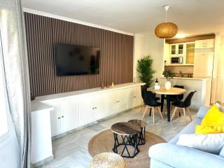 Carihuela Beach II By Holiday Homes Málaga - 2