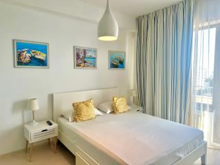 Acqua Blue Summerland Apartments - 5