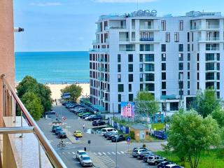 Acqua Blue Summerland Apartments - 0