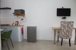 Moxwini Self Catering Apartments - 6