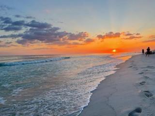 Mardi's Cozy Townhouse - 4