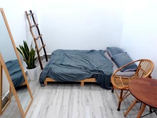 Adora Central Park hostel with rooftop and floating market tour - 9