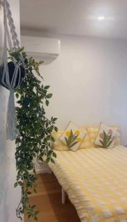 ROOM only 20mins to Airport, 5mins to station,no Kitchen use, ROOM only - 1