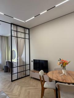 Комфортные апартаменты в центре рядом с ТРЦ Mega Park Almaty - 2