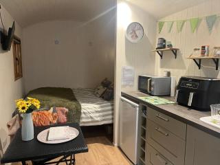 Hut in the hall - Bedale - 9