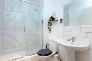 Charming Two-Bedroom Home in Historic Gloucester - 5