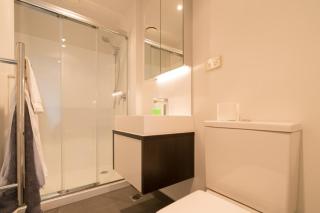 Brilliant Skytower View 2 Bedroom 2 Bathroom Apartment - Auckland - 5