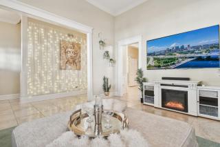 Hyde Park Lux Dual Townhouse Retreat w Gym & Sauna Sleeps 16 Walkable - 9