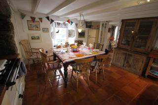 Beautiful Rose Cottage - 8