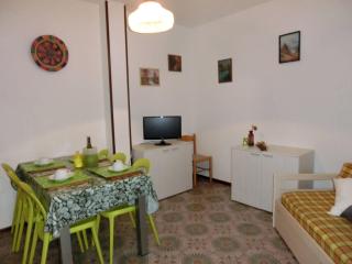 Holiday home with pool garden and fireplace - 9