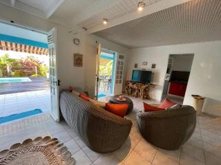 Villa confortable avec piscine privée à Sainte-Luce - 2