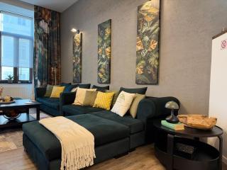 VOK Luxury Home I Tropical Living - 7