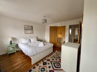 Taplow Stunning Four Bedroom Townhouse - 0