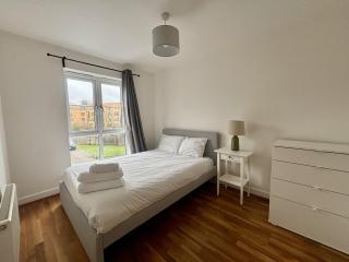 Taplow Stunning Four Bedroom Townhouse - 4