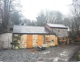 Lakeside Cottage - 9