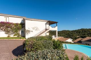 ISA-Residence with swimming-pool just 4 km from Baja Sardinia, apartments with outdoor private space and air conditioning - Cala Bitta - 0