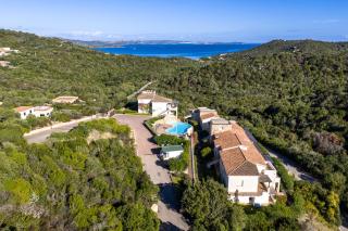ISA-Residence with swimming-pool just 4 km from Baja Sardinia, apartments with outdoor private space and air conditioning - Cala Bitta - 2