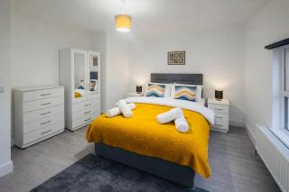 Exquisite Four Double Bed Room House - 9