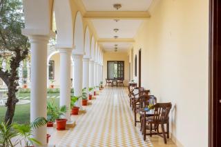 SaffronStays Kanota Upper Level Chamber - 3