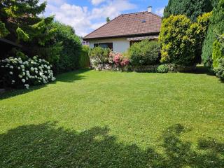 House near castle park - 0