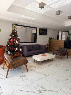Departamento muy amplio, vista verde y alberca - 2