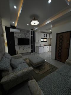 Luxury two Bedroom Apartment In A Great Location - 1