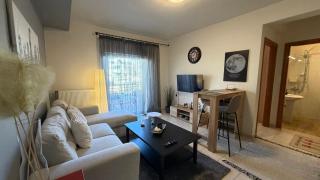 Loupi's Home -Urban Cozy Retreat -Modern -Balcony - 9