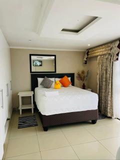 Nkqoza Guest House - 6