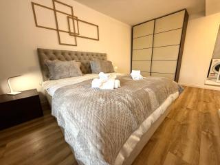 Cozy Central Palace View Bucharest - 1