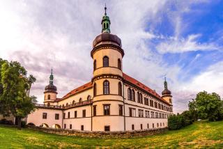 Zámek v Kostelci nad Černými lesy - 0