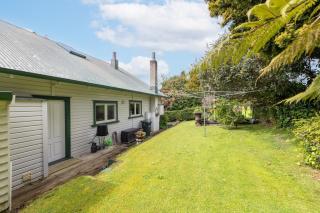 1920s Character Home & Private Garden Retreat - 6