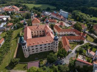 Zámek v Kostelci nad Černými lesy - 9