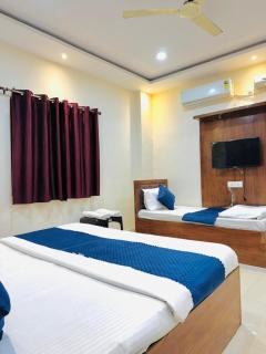 Hotel JMK I Luxury Stay I Near Kashi Vishwanath - 3
